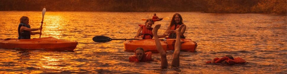kayaking-in-beautiful-lake-hamilton-970x250